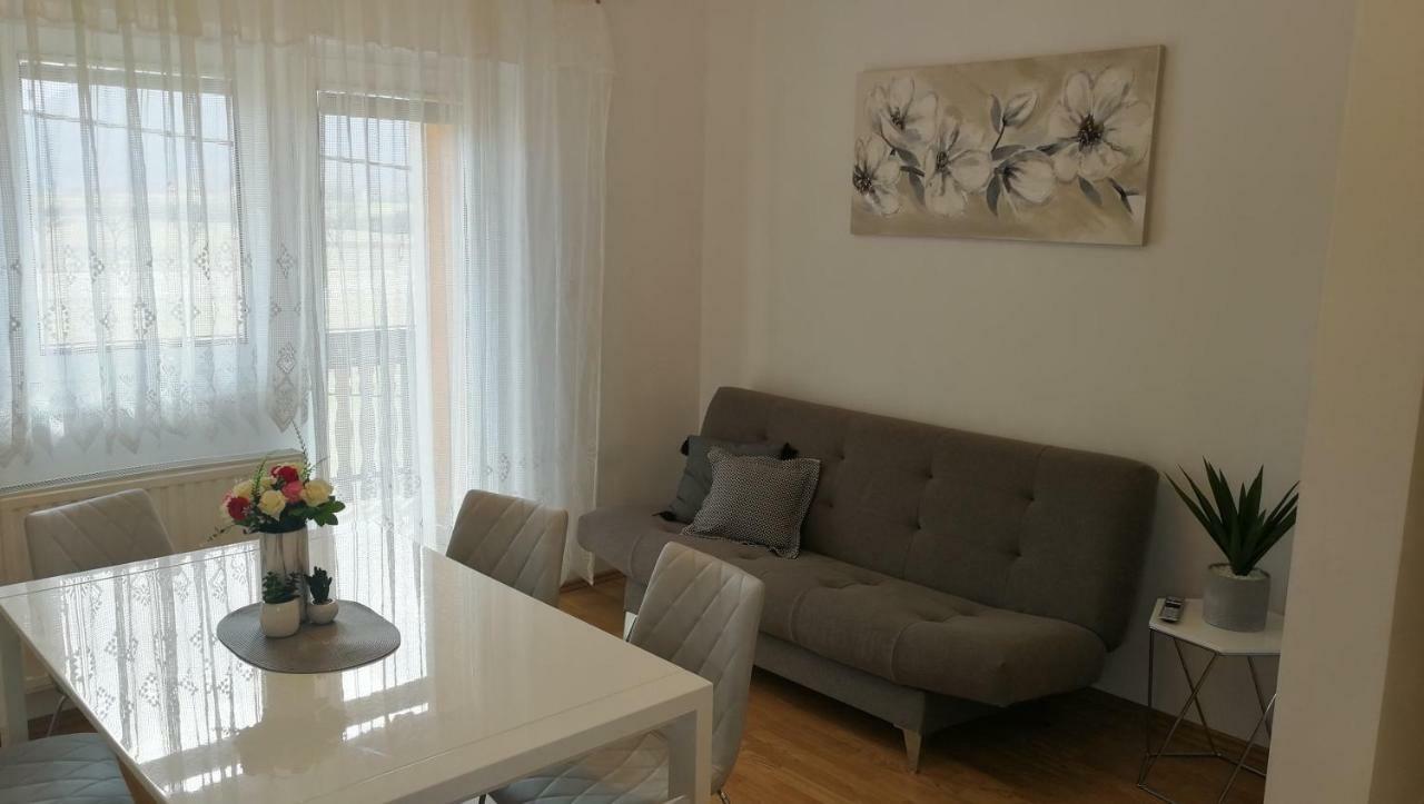 Barbara Apartment Otocac Bagian luar foto