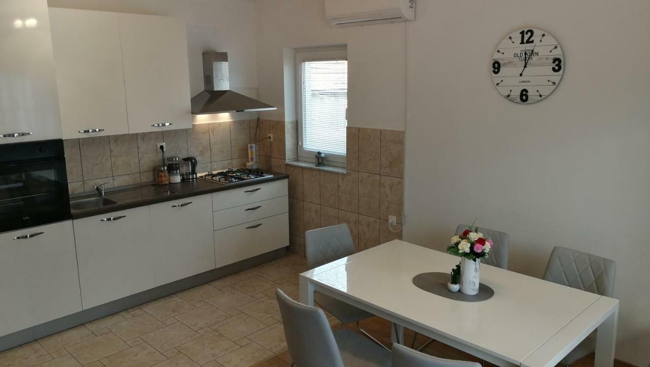 Barbara Apartment Otocac Bagian luar foto